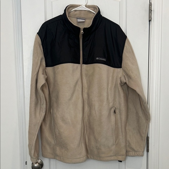 Columbia Men's Beige and Black Performance Jacket - Picture 2 of 7